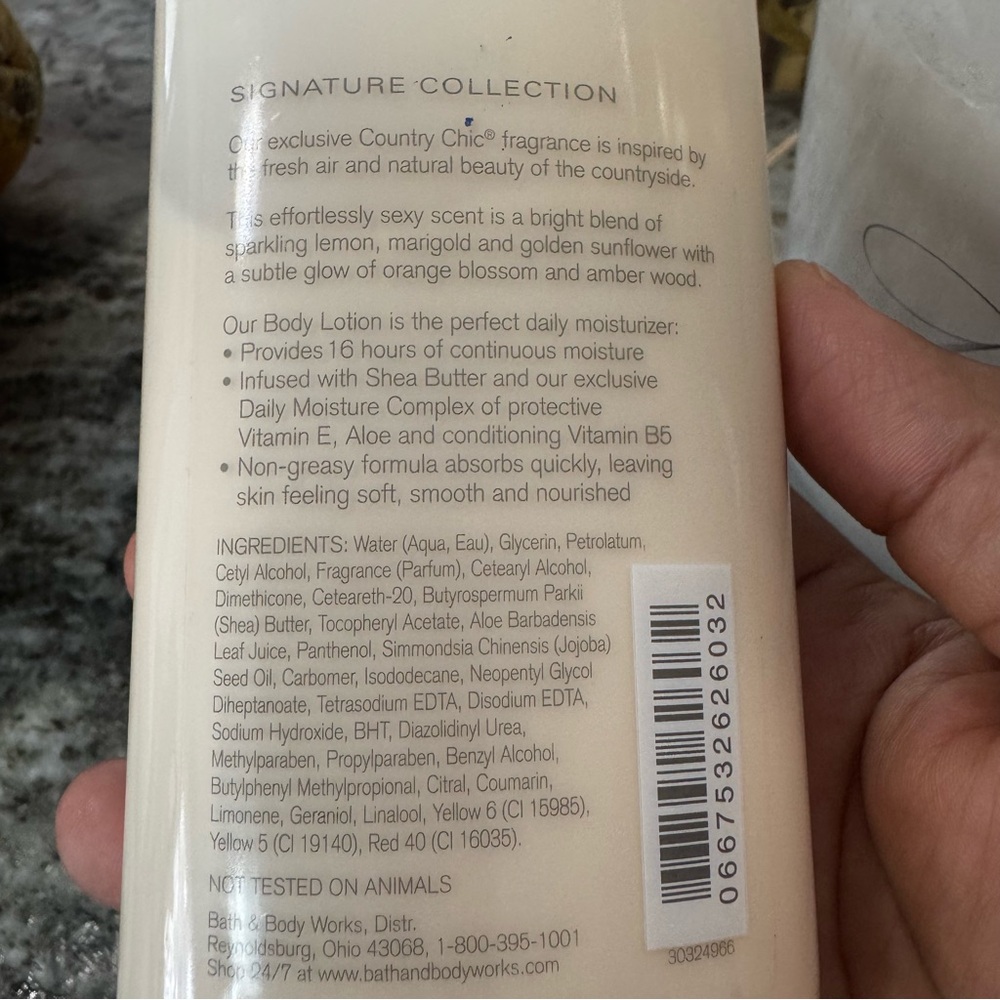 Bath & Body Works COUNTRY CHIC Lotion Shea & Vitamin E 8 Ounces - Picture 2 of 4
